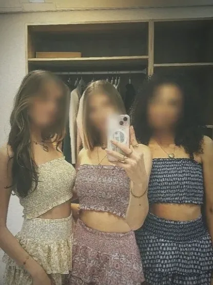 Amira, 20