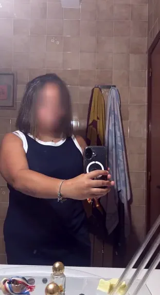 Laura, 22