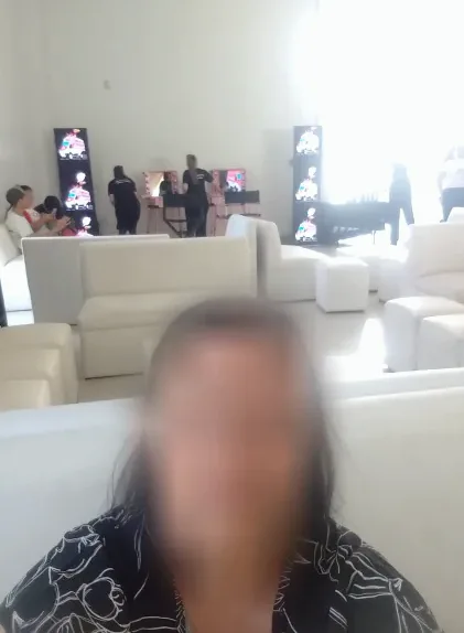 Nina, 36