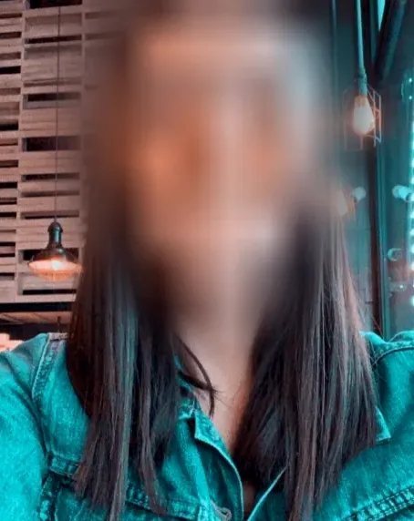 Sandra, 24