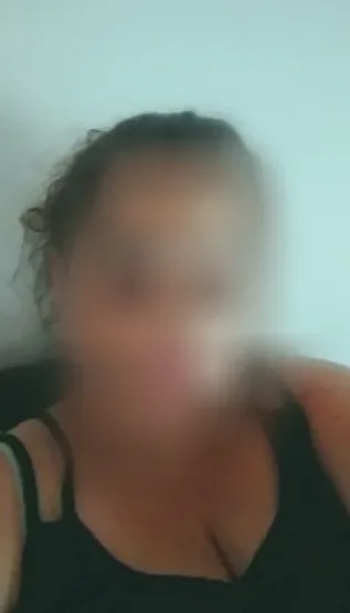 Simone, 33