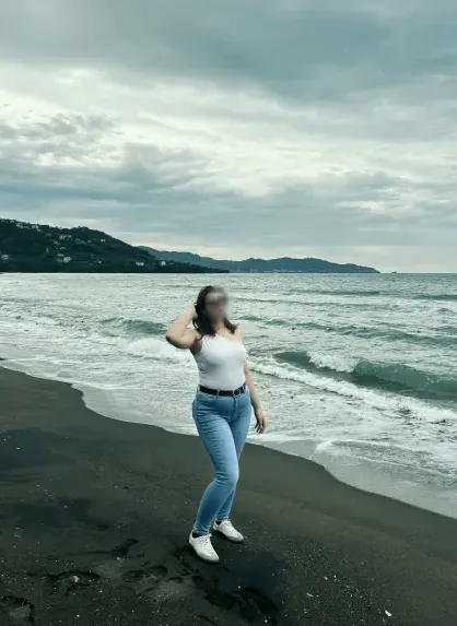 Stefanie, 21