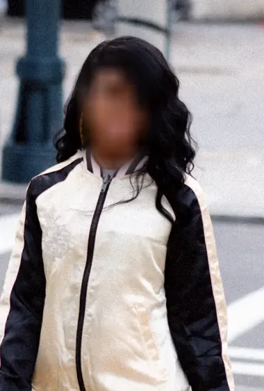 Vivien, 28